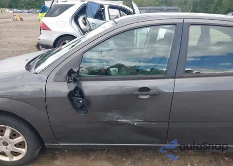 2005 Ford Focus Zx5 из США, поврежденный, VIN 3FAFP37N95R127447